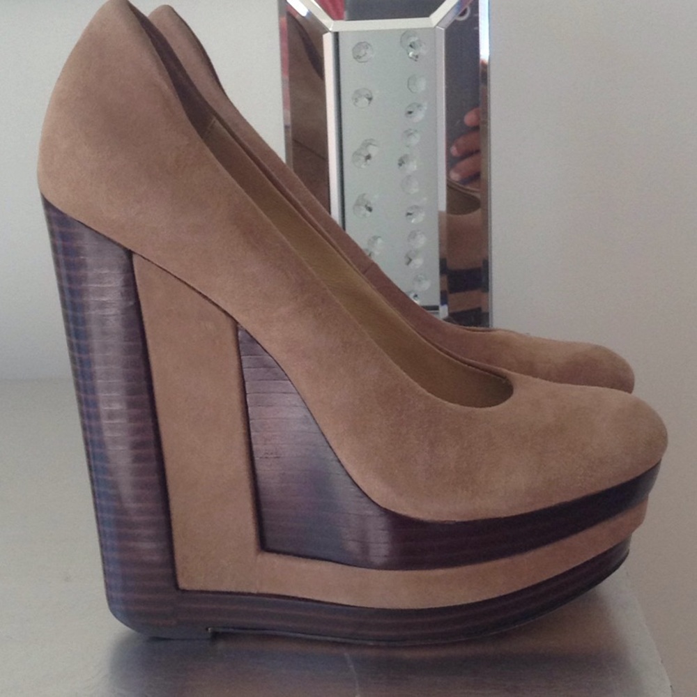 Rachel Zoe suede wedge heels - Picture 2 of 2